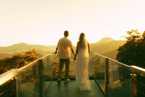 Où séjourner pour des vacances en Bretagne avec des cours de cuisine et des randonnées sur les sentiers côtiers ?